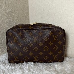 Louis Vuitton Monogram Trousse Toilette 23